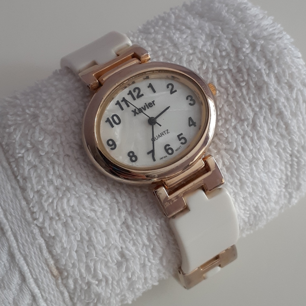 Vintage Xavier Gold Tone Clasp Watch